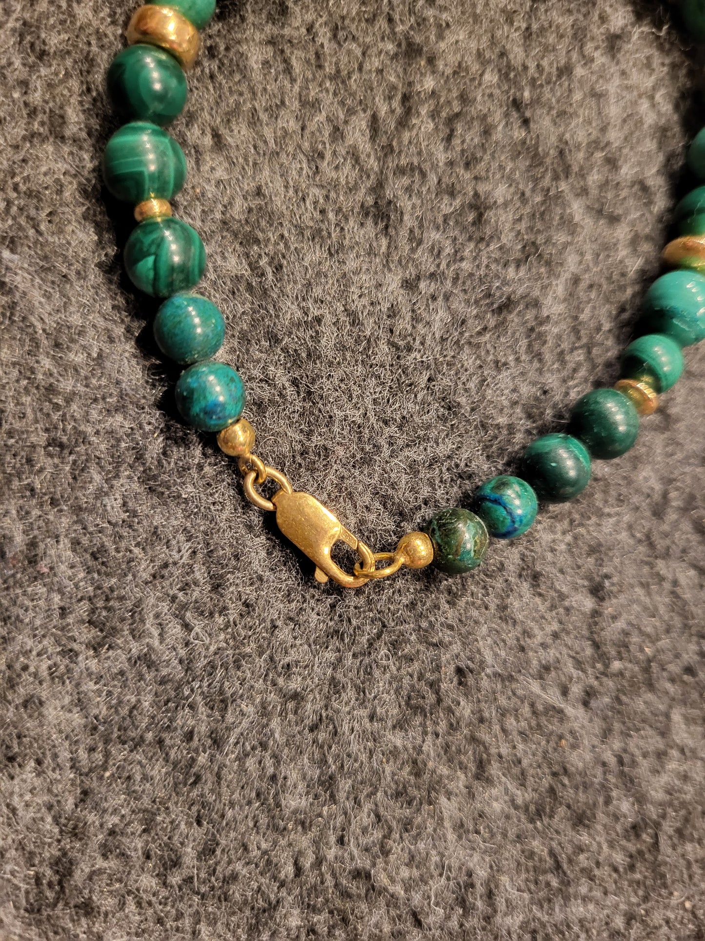 Malachit Armband mit 585er Gelbgold Perlen und Verschluss