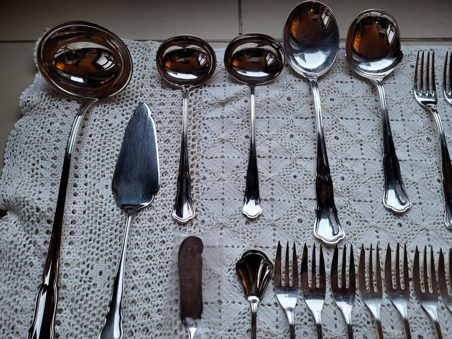 Silberbesteck Wilkens 800er Silber, über 5.500g. 12 Personen