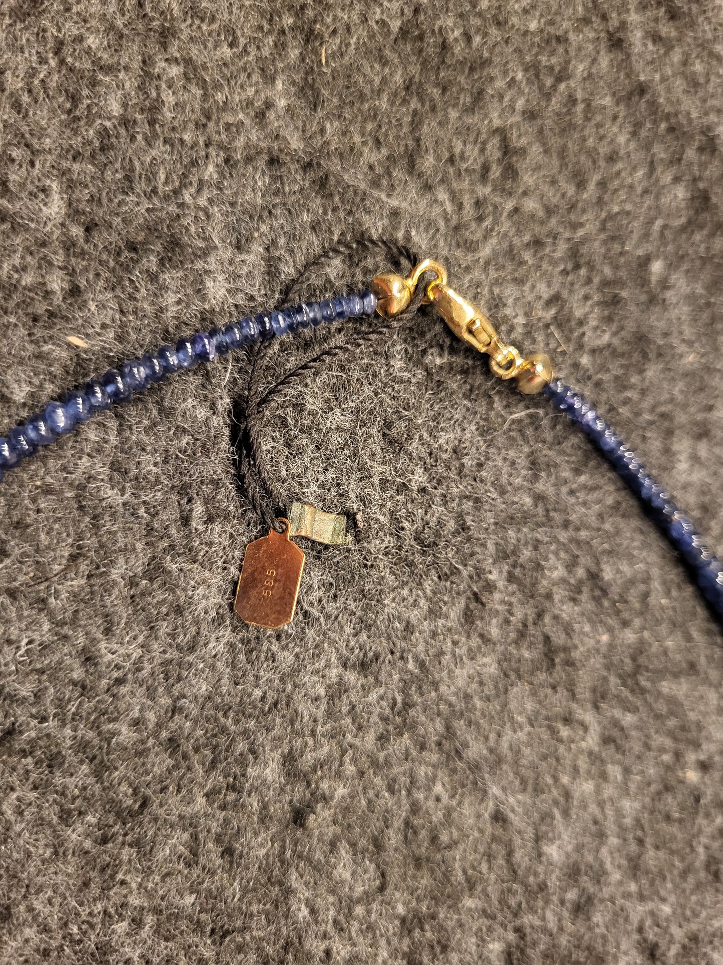 Halskette 585er Gelbgold mit blauen Saphiren