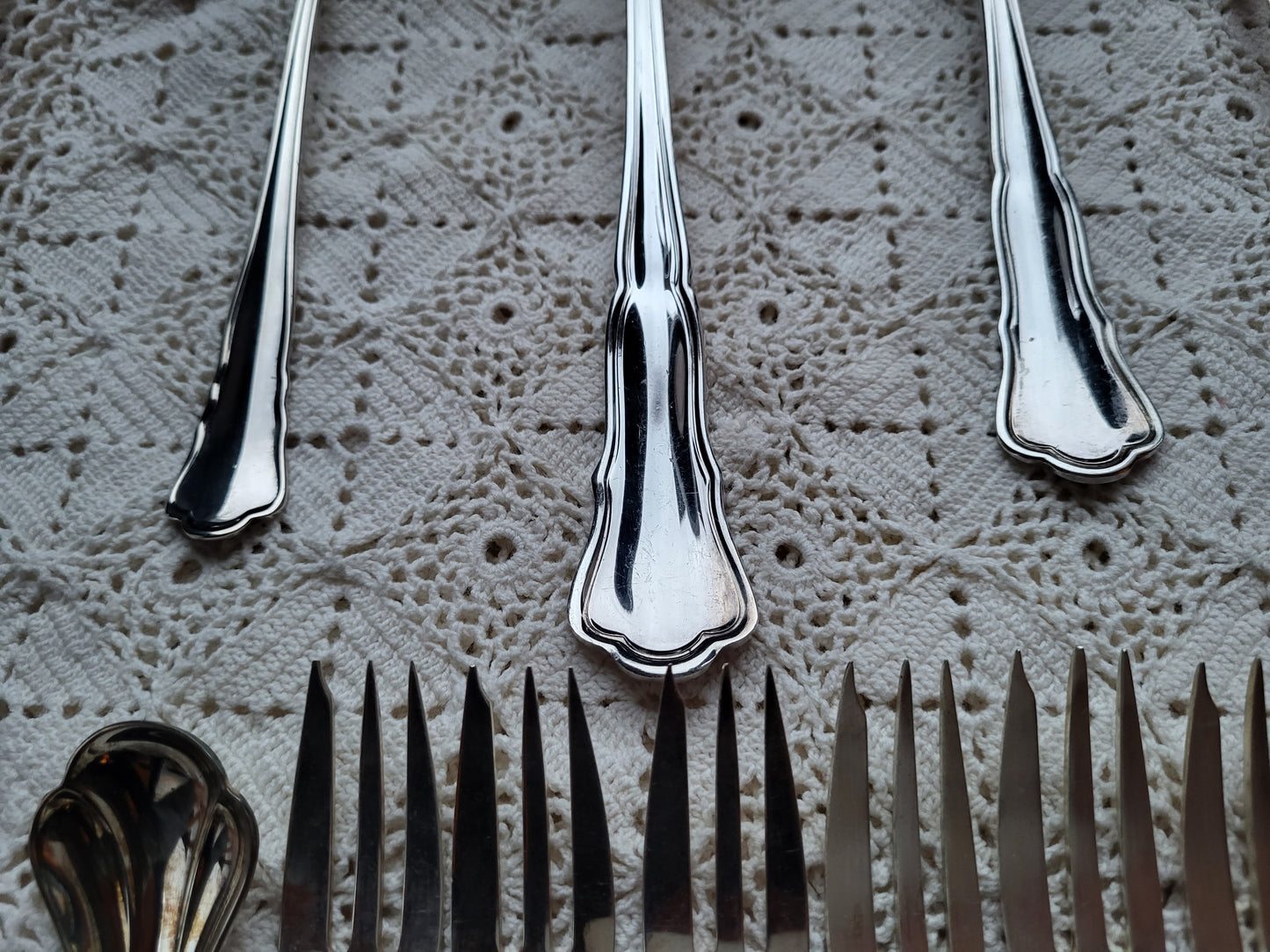 Silberbesteck Wilkens 800er Silber, über 5.500g. 12 Personen