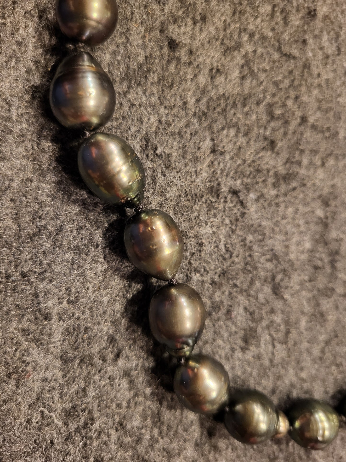 Tahiti Perlenkette mit sehr großen natürlichen Perlen, 47cm lang