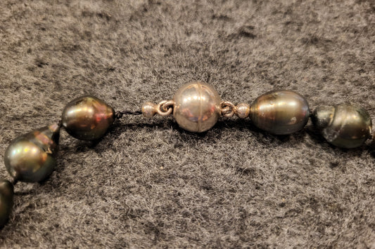 Tahiti Perlenkette mit sehr großen natürlichen Perlen, 47cm lang