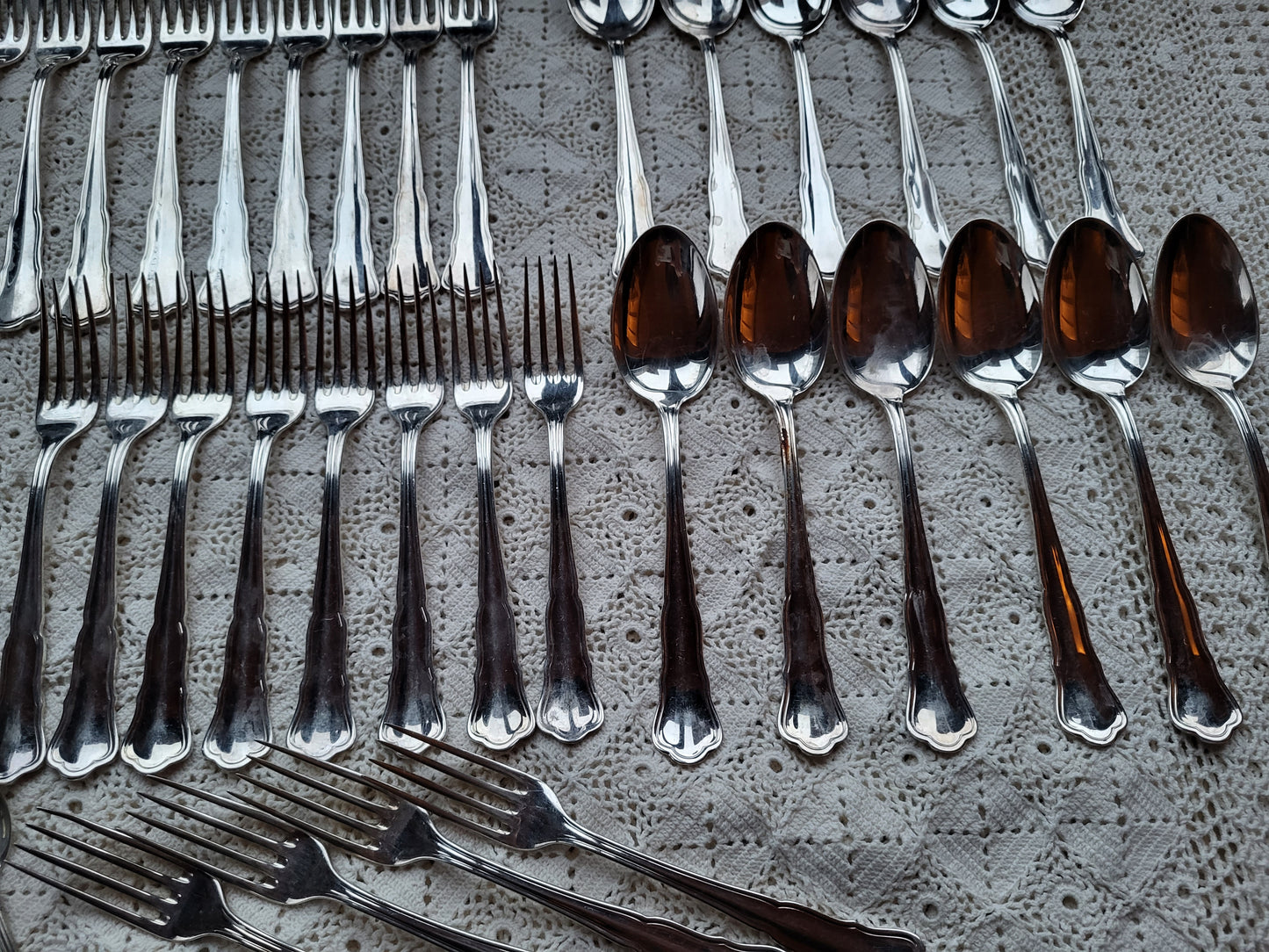 Silberbesteck Wilkens 800er Silber, über 5.500g. 12 Personen