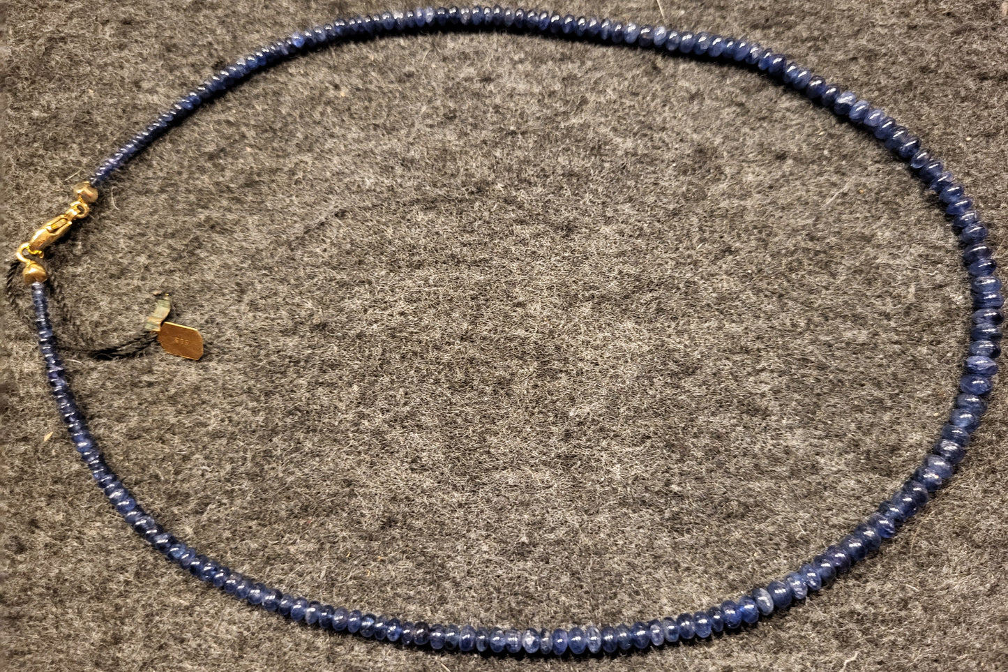 Halskette 585er Gelbgold mit blauen Saphiren