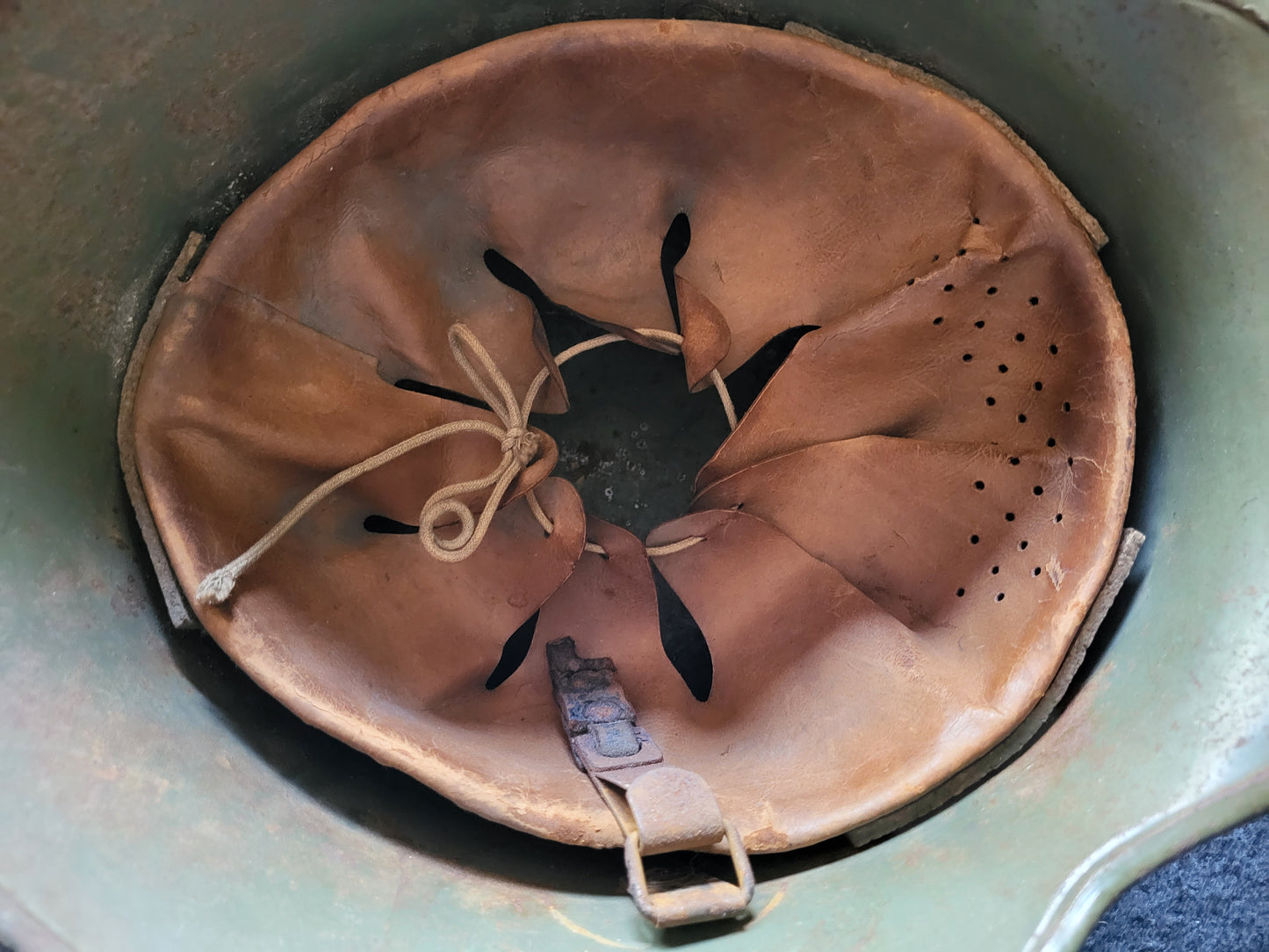 M18 Stahlhelm Umrüstung RLB (Reichsluftschutzbund) im 2. WK. Selten.