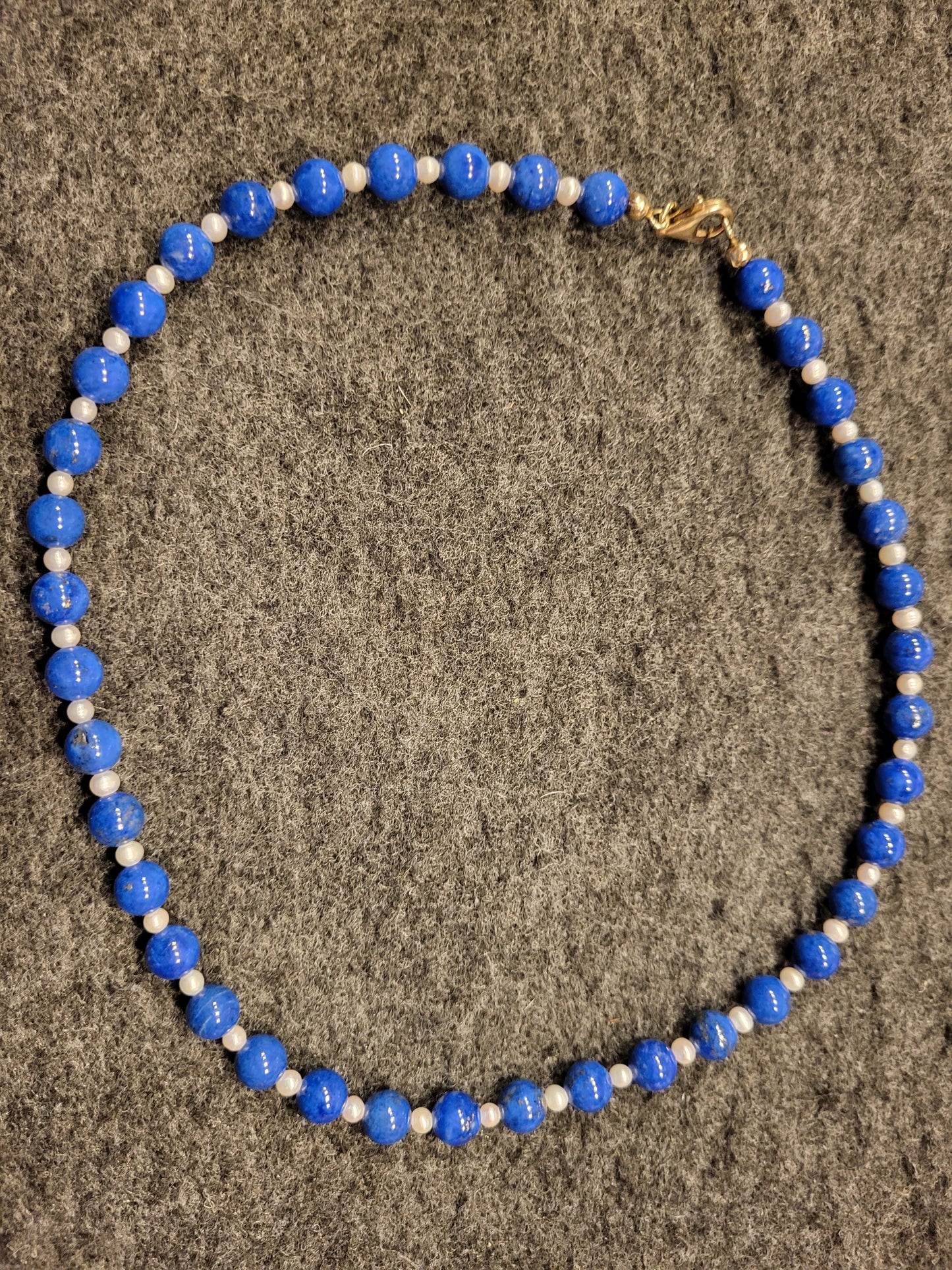 Lapislazuli Halskette mit natürlichen Perlen und 925er Silber Verschluss