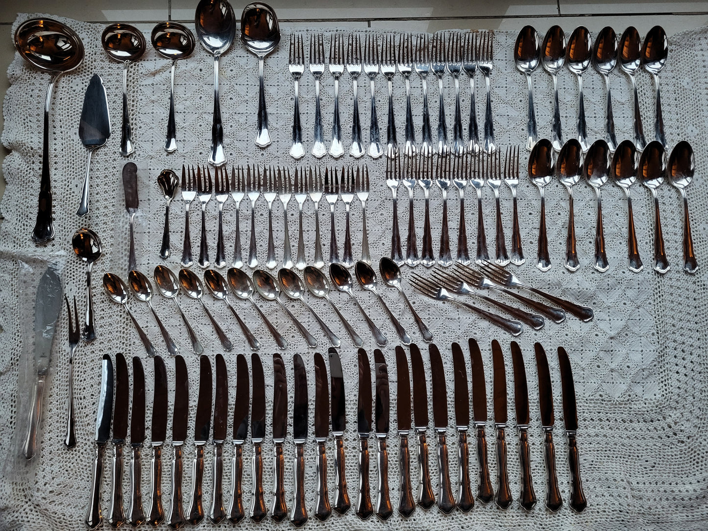 Silberbesteck Wilkens 800er Silber, über 5.500g. 12 Personen