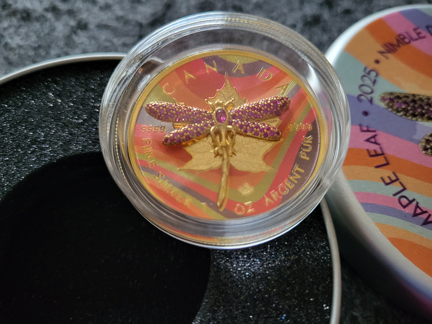1oz Silber Maple Leaf 2025 Libelle mit Juwelen insert