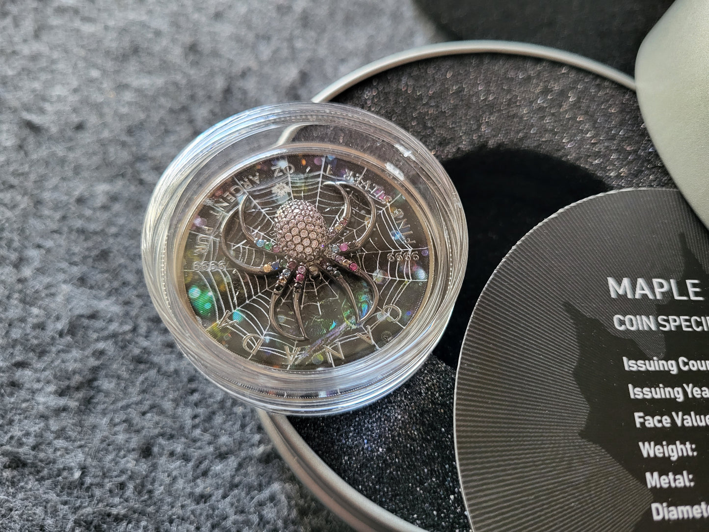 1oz Silber Maple Leaf 2025 Spinne mit Juwelen Insert